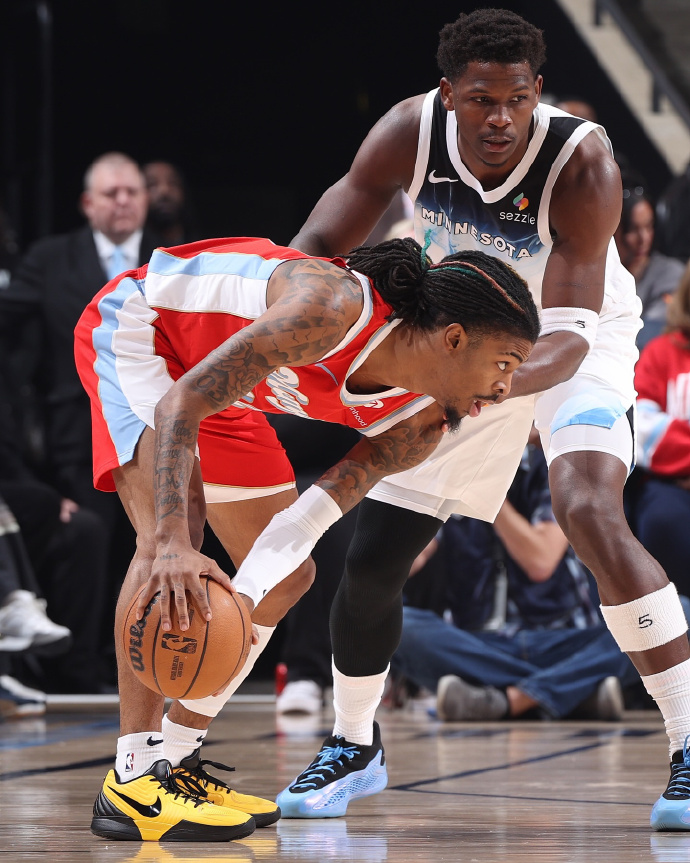 爱游戏APP下载-刚刚！风云突变孟菲斯灰熊今夜临场应变穆雷在加拿大队比赛中高光表现，犹他爵士关键时刻临场应变 